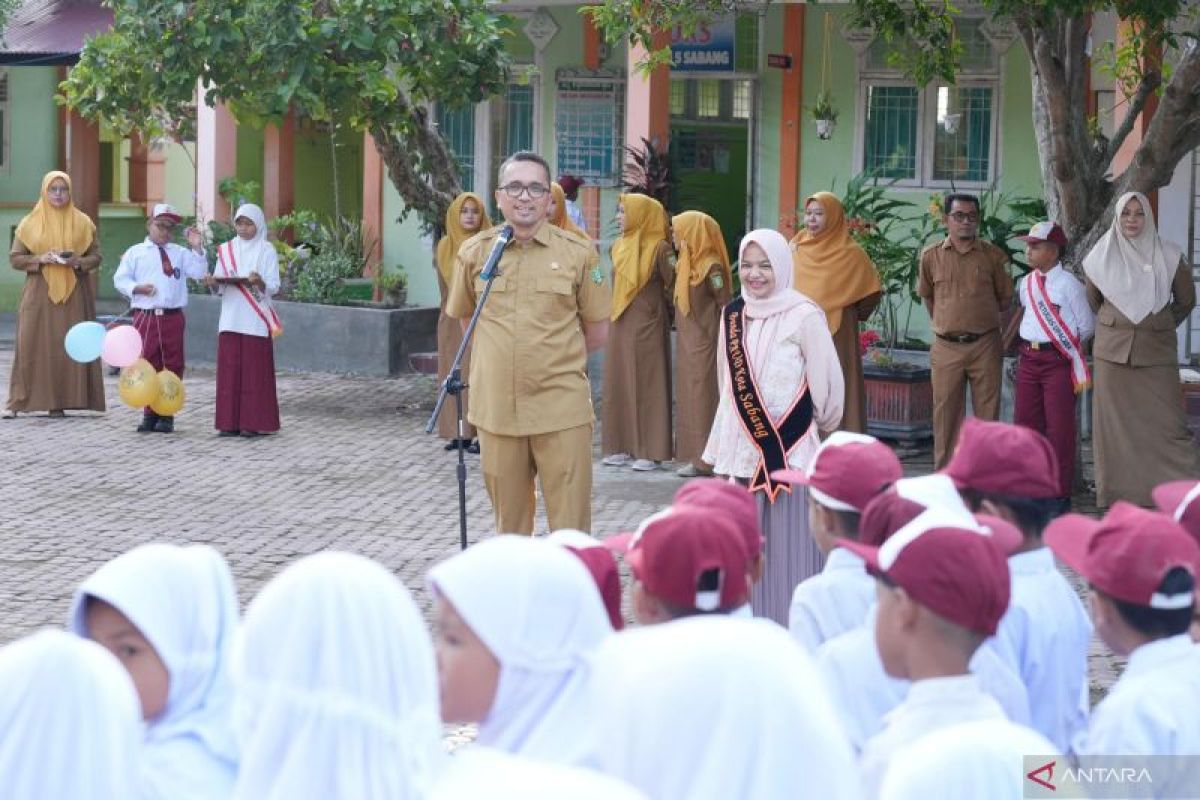 Pj Wali Kota dan Bunda PAUD Sabang pantau tinjau hari pertama sekolah, ini pesannya