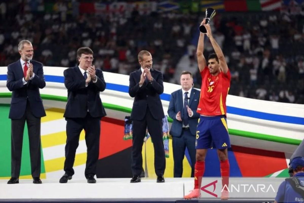 Gelandang Timnas Spanyol Rodri raih Ballon d'Or 2024