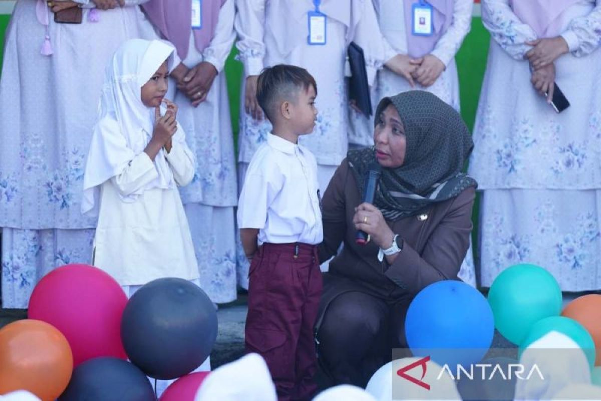 Pemkab Nagan Raya minta orangtua percayakan anak belajar dengan guru