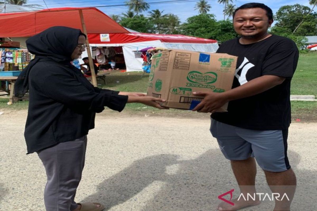 Salam Puan menyalurkan bantuan korban banjir untuk perempuan dan anak