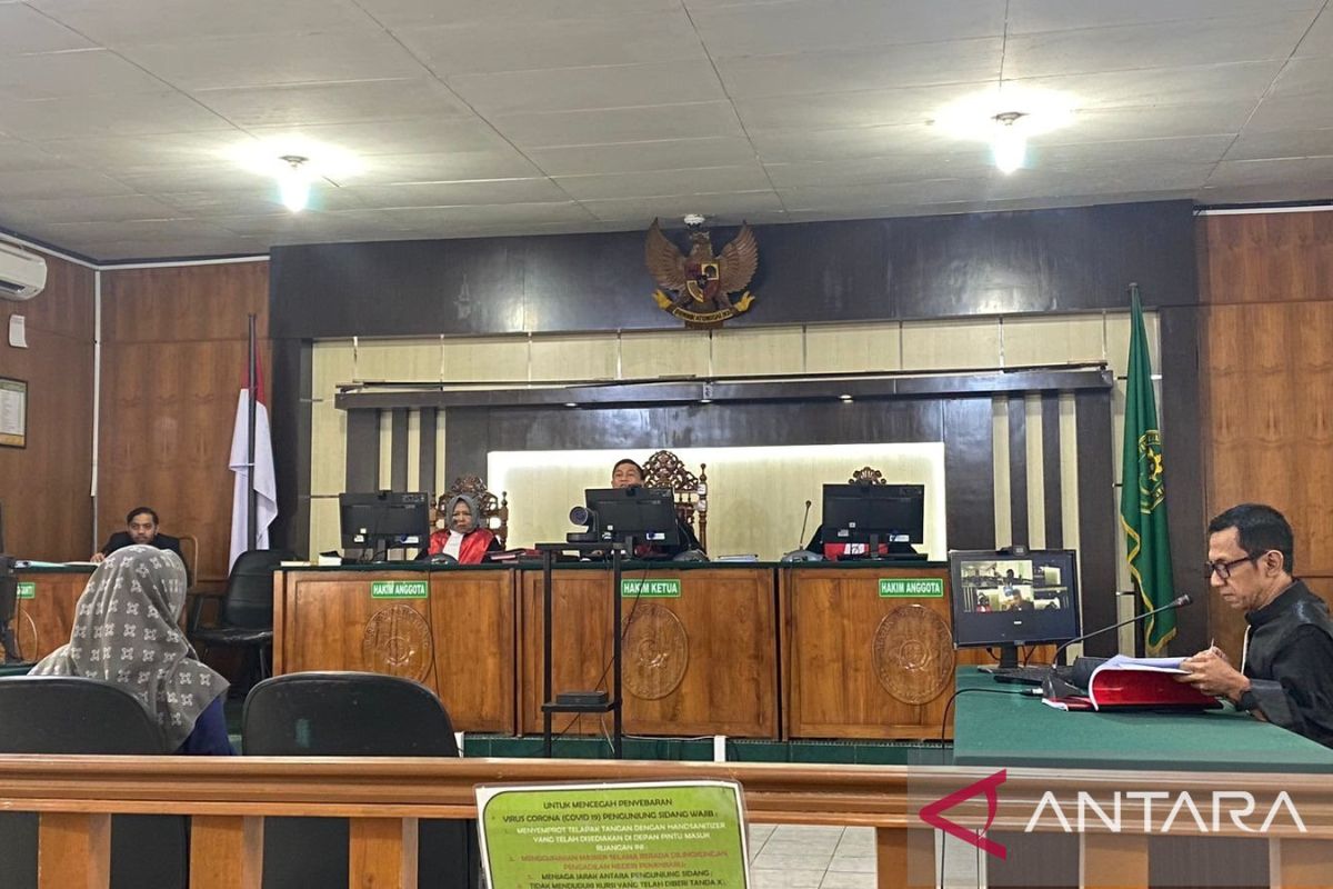 Pasutri polisi-jaksa terima suap perkara narkotika dituntut 3 dan 2 tahun penjara