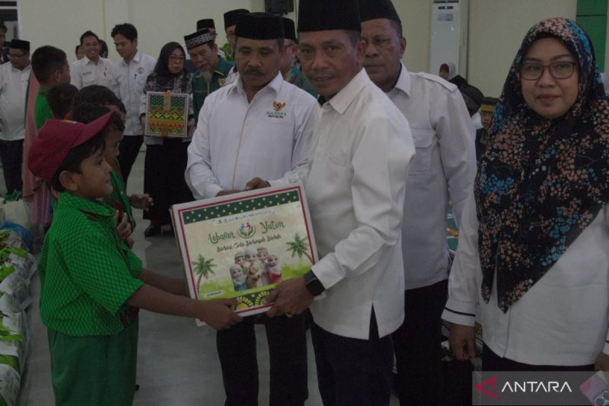 Kemenag Sultra salurkan 11 ribu paket sembako ke anak yatim