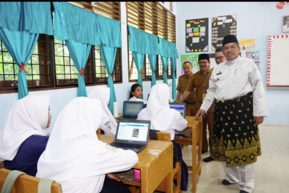 2.817 siswa SMP di Siak sudah gunakan "Chromebook"