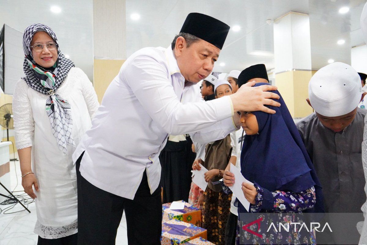 Kemenag Kalsel bagikan 22 ribu paket pada gelar lebaran yatim