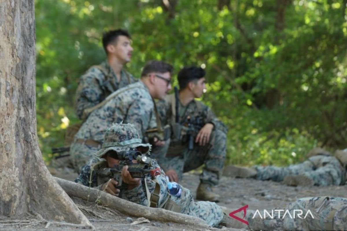 Marinir Indonesia dan Amerika Serikat latihan pertahanan dan menembak reaksi