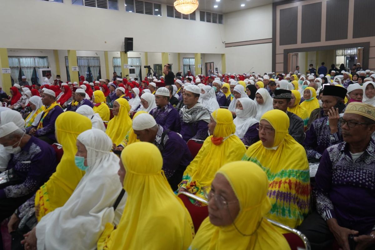 Jamaah haji kloter BTH 22 berjumlah 445 orang tiba di Jambi