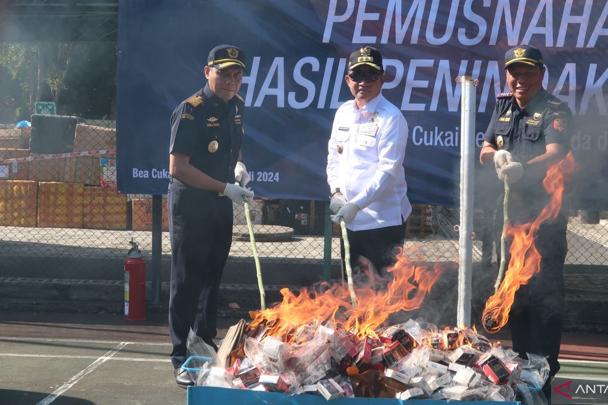 Bea Cukai musnahkan barang hasil penindakan di Mataram