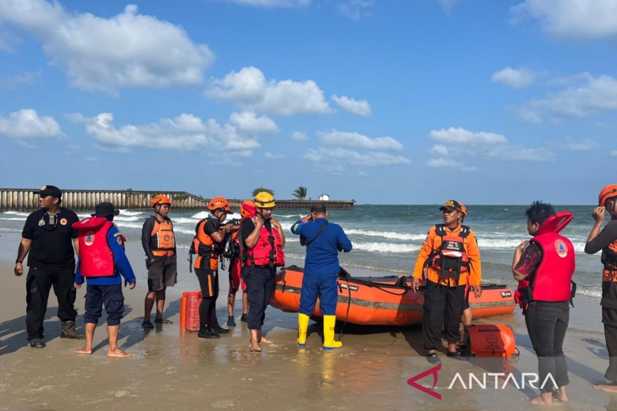 Basarnas cari remaja tenggelam di Pantai Monpera Balikpapan