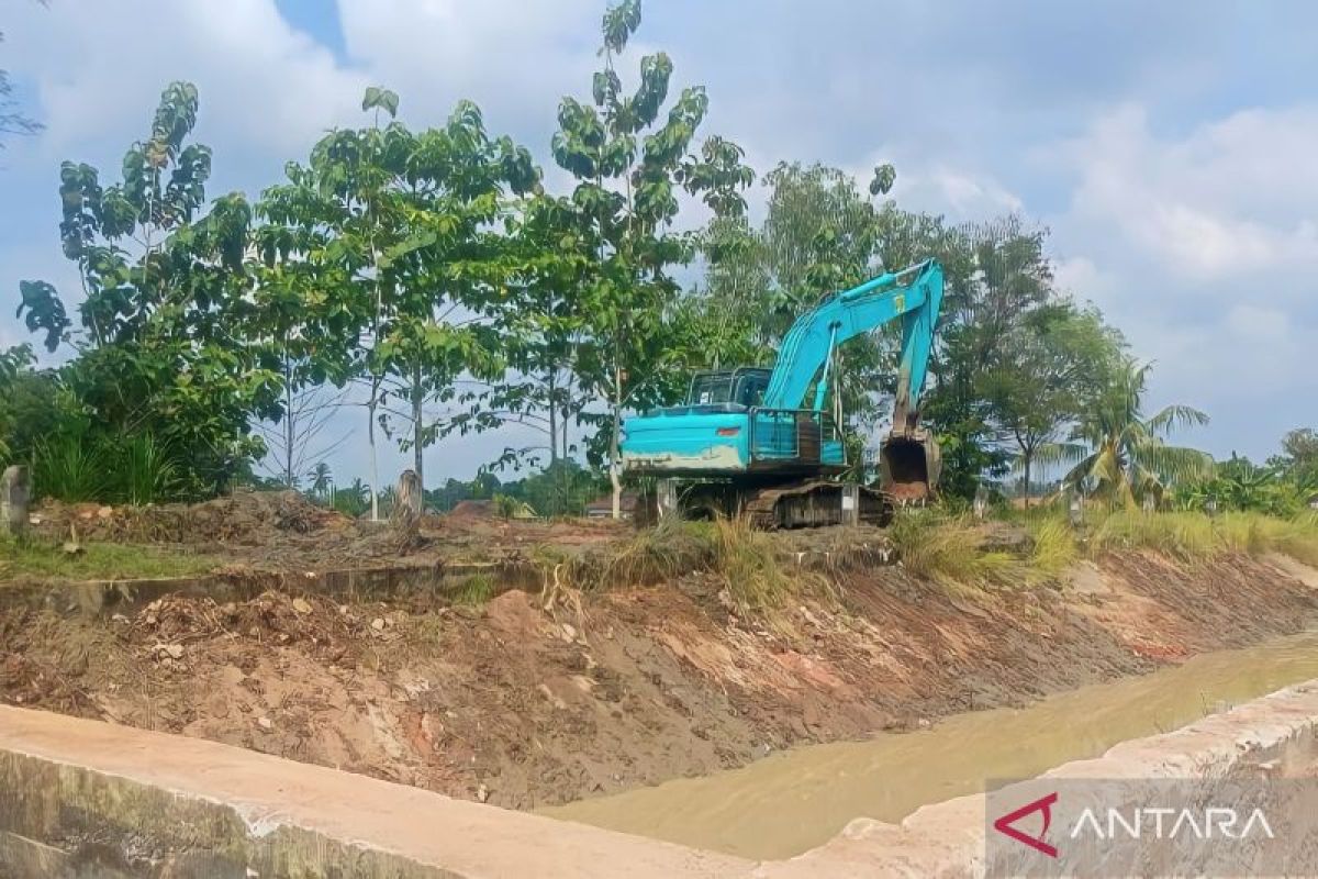 Pemkab OKU Timur prioritaskan  perbaikan tanggul jebol