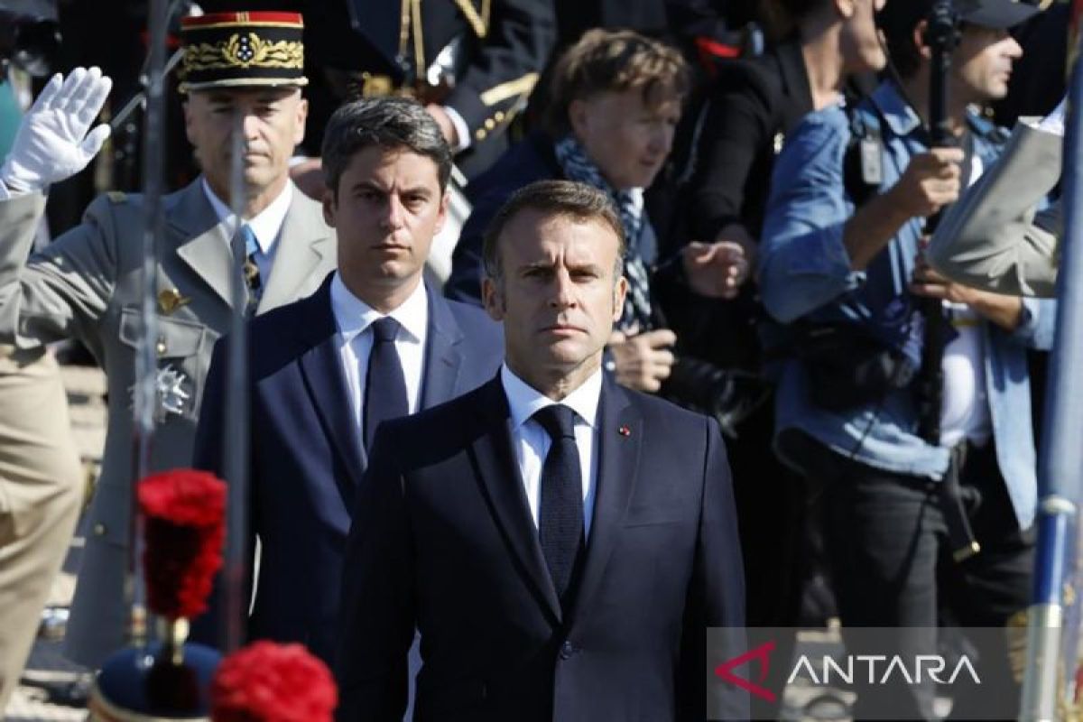 Presiden Prancis Macron terima pengunduran diri PM Attal