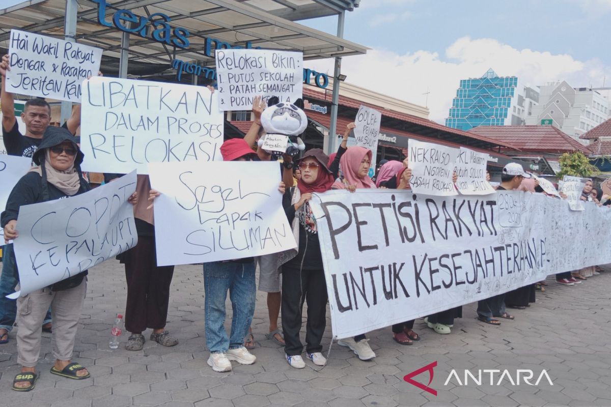 PKL di Teras Malioboro 2 inginkan dialog bersama sebelum direlokasi