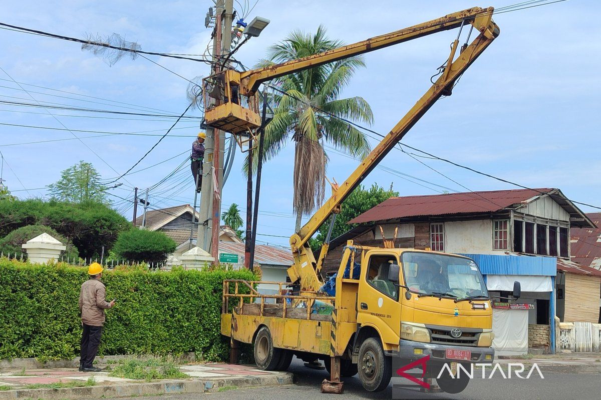 Dishub Kota Bengkulu telah pasang 149 lampu PJU