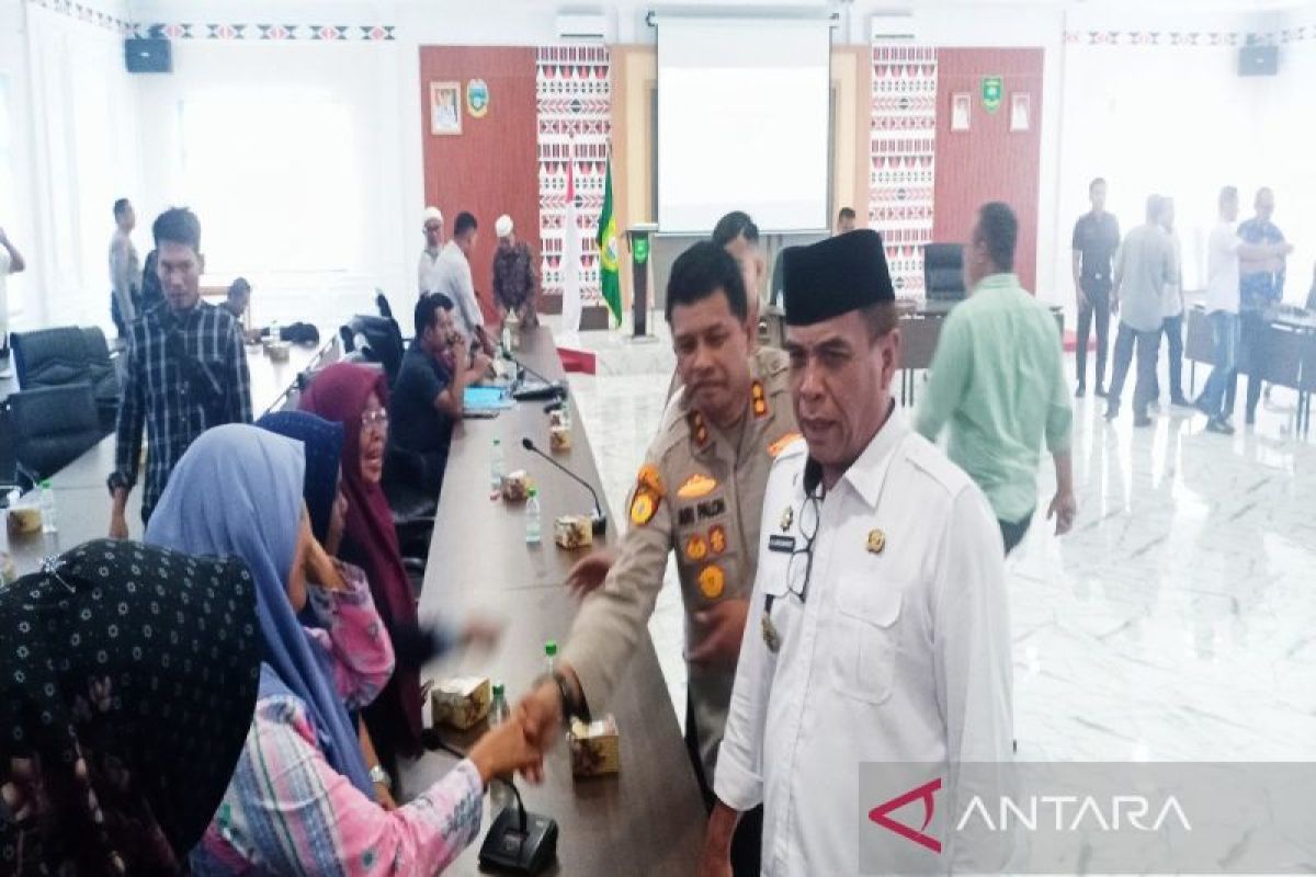 Forkopimda mediasi penyelesaian plasma antara KUD Setia Abadi dengan PTPN IV di Mandailing Natal