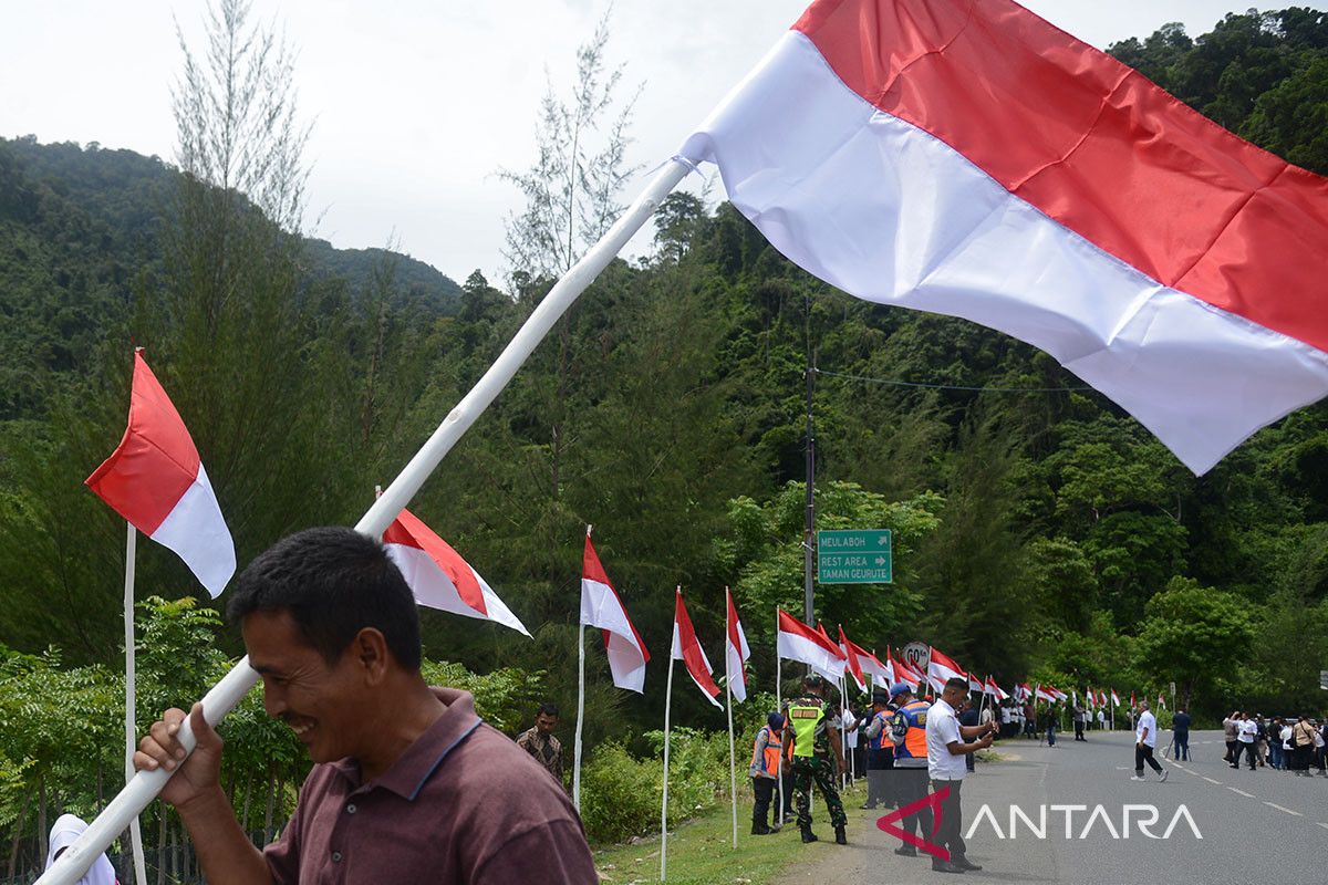 FOTO - Pencanangan gerakan nasional pembagian bendera di Aceh Besar