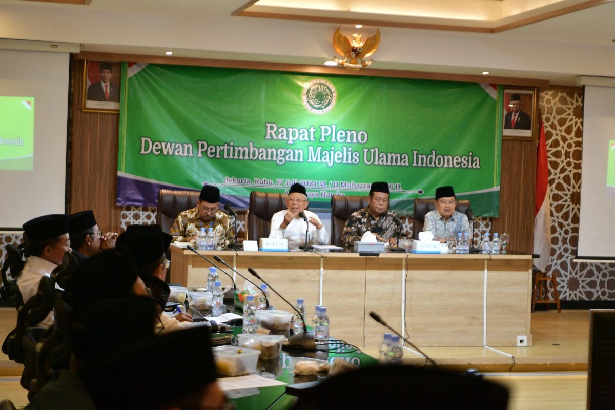 VP Amin gives three directives to Indonesian Ulema Council