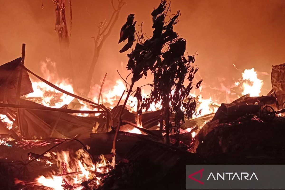 Camat pastikan tenda hingga makanan tersedia bagi terdampak kebakaran