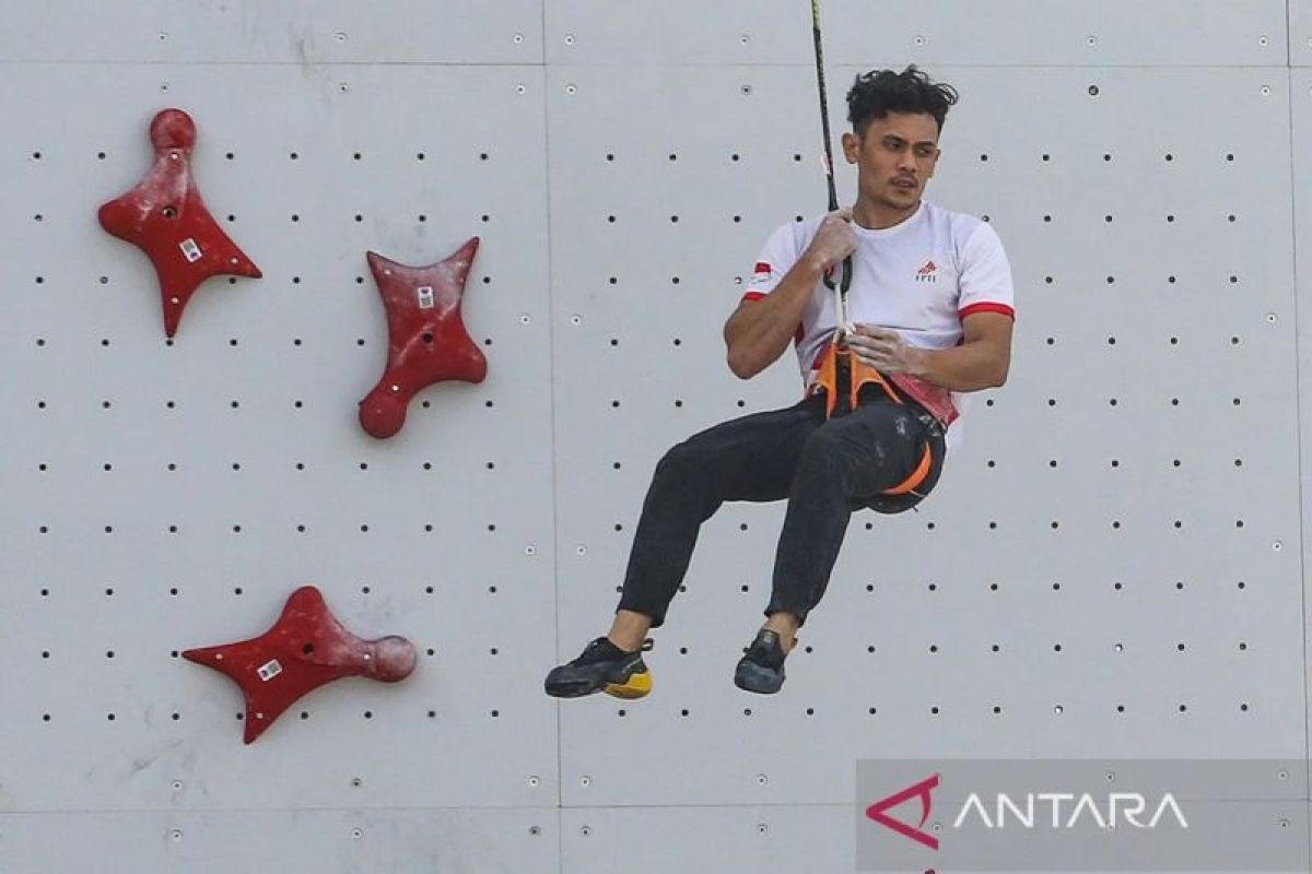 Empat atlet panjat tebing Indonesia telah berangkat ke Paris