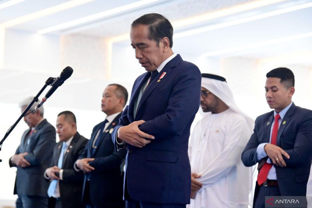 Jokowi sempatkan kunjungi Masjid Presiden Joko Widodo di Abu Dhabi