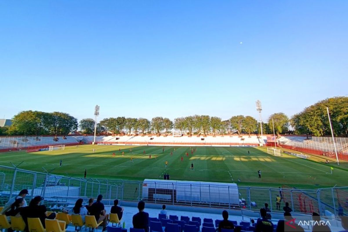 Kapten Timnas Australia U-19 takjub lihat pohon di tribun Stadion Tambaksari