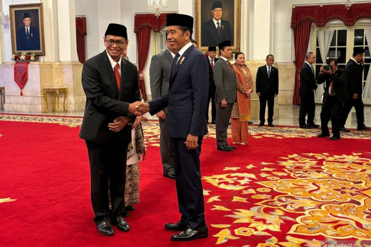 Jokowi inaugurates Yuliot as Deputy Minister of Investment