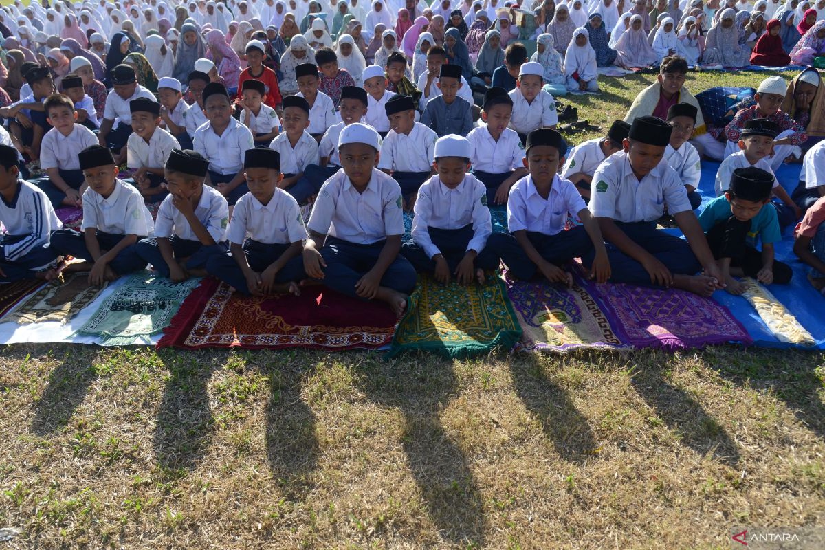 Dokter sarankan sekolah tak gelar upacara di lapangan terbuka saat cuaca panas