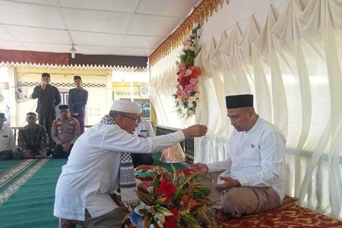 Ulama peusijuk Penjabat Bupati Aceh Timur