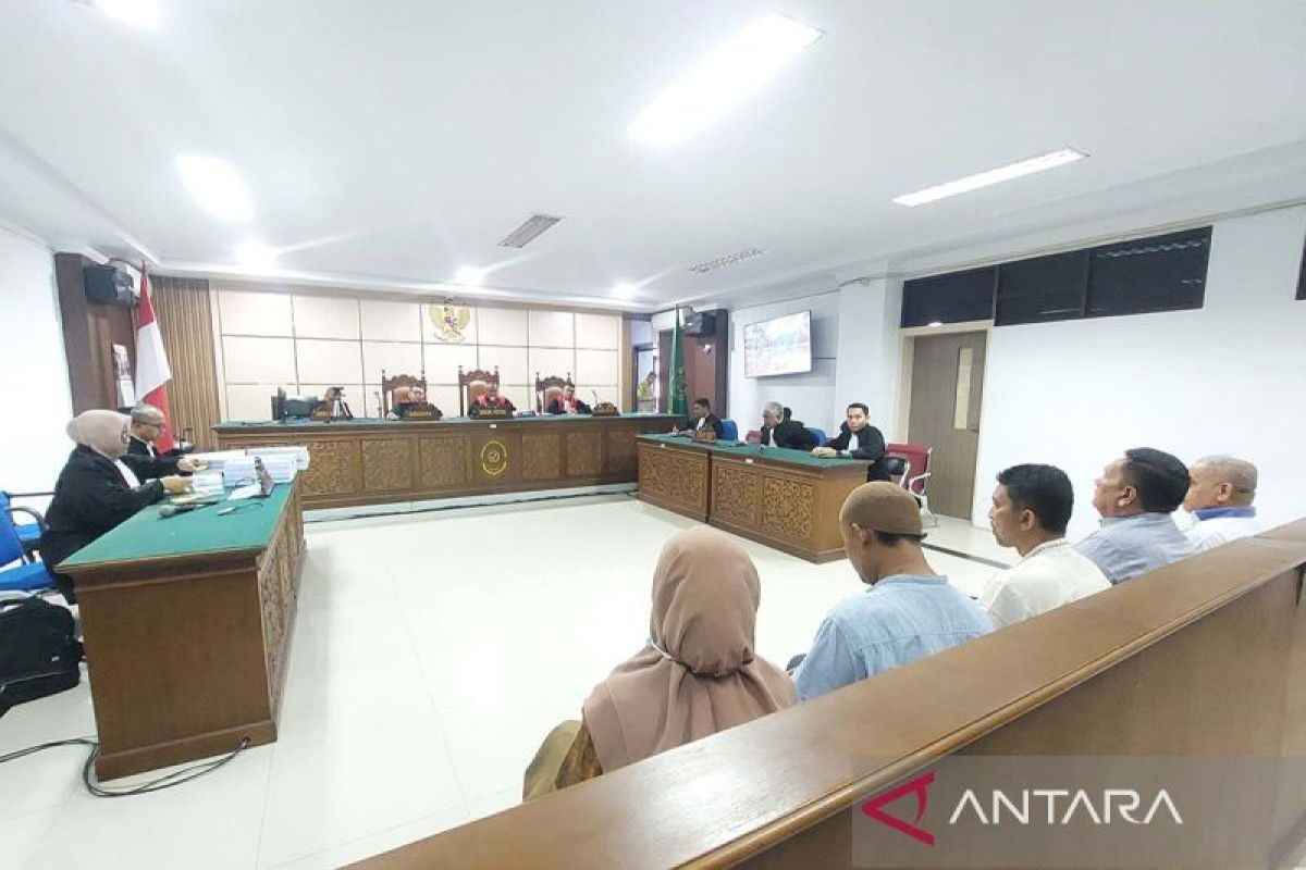 Empat terdakwa korupsi pajak penerangan dituntut delapan tahun penjara