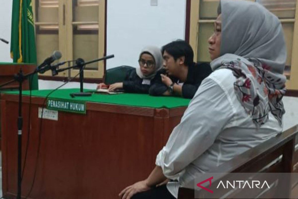 Ibu rumah tangga edarkan sabu-sabu, jaksa tuntut 10 tahun penjara