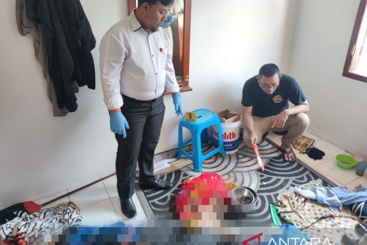 Polisi selidiki temuan mayat lansia di dalam kamar kos Kota Sukabumi