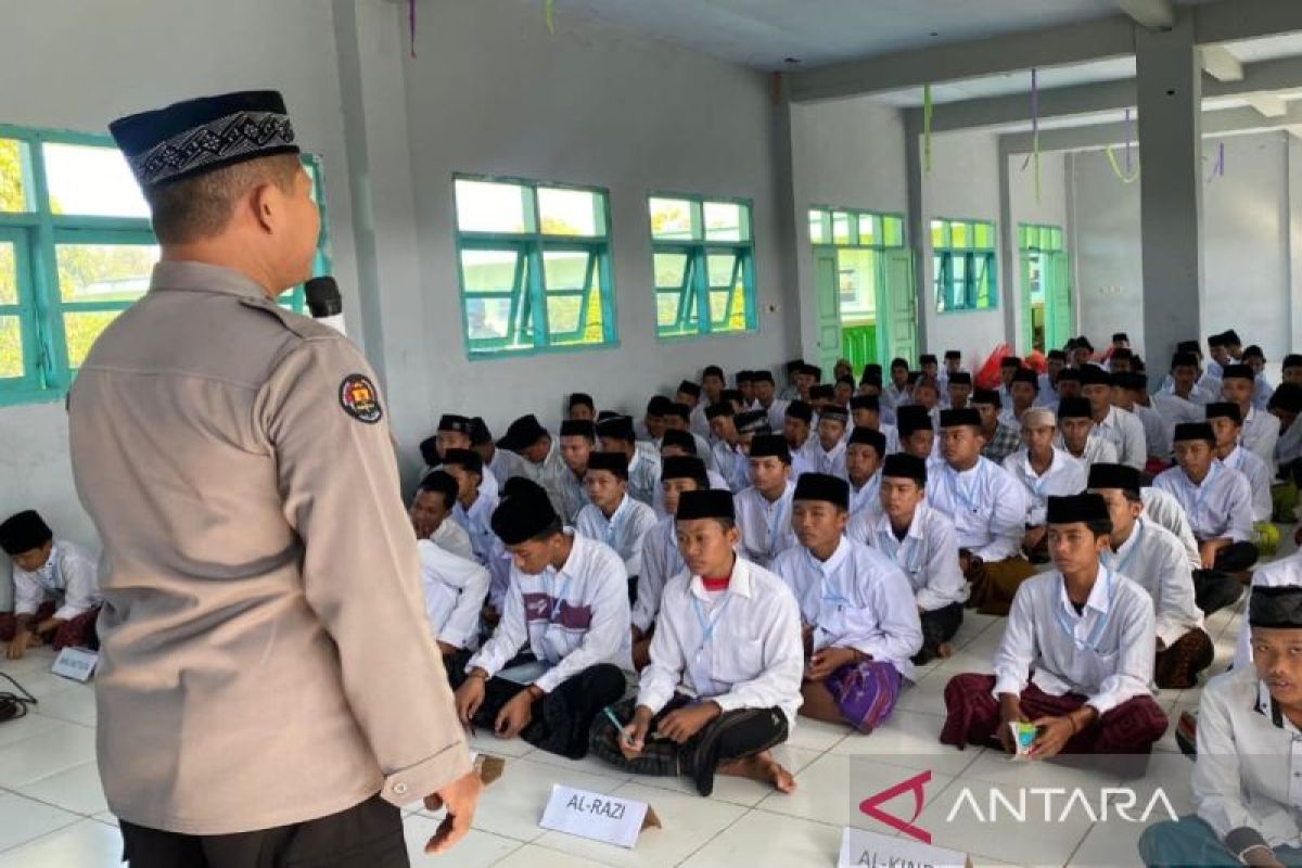 Cegah Narkoba, Polres Pamekasan giatkan program 'police goes to school'