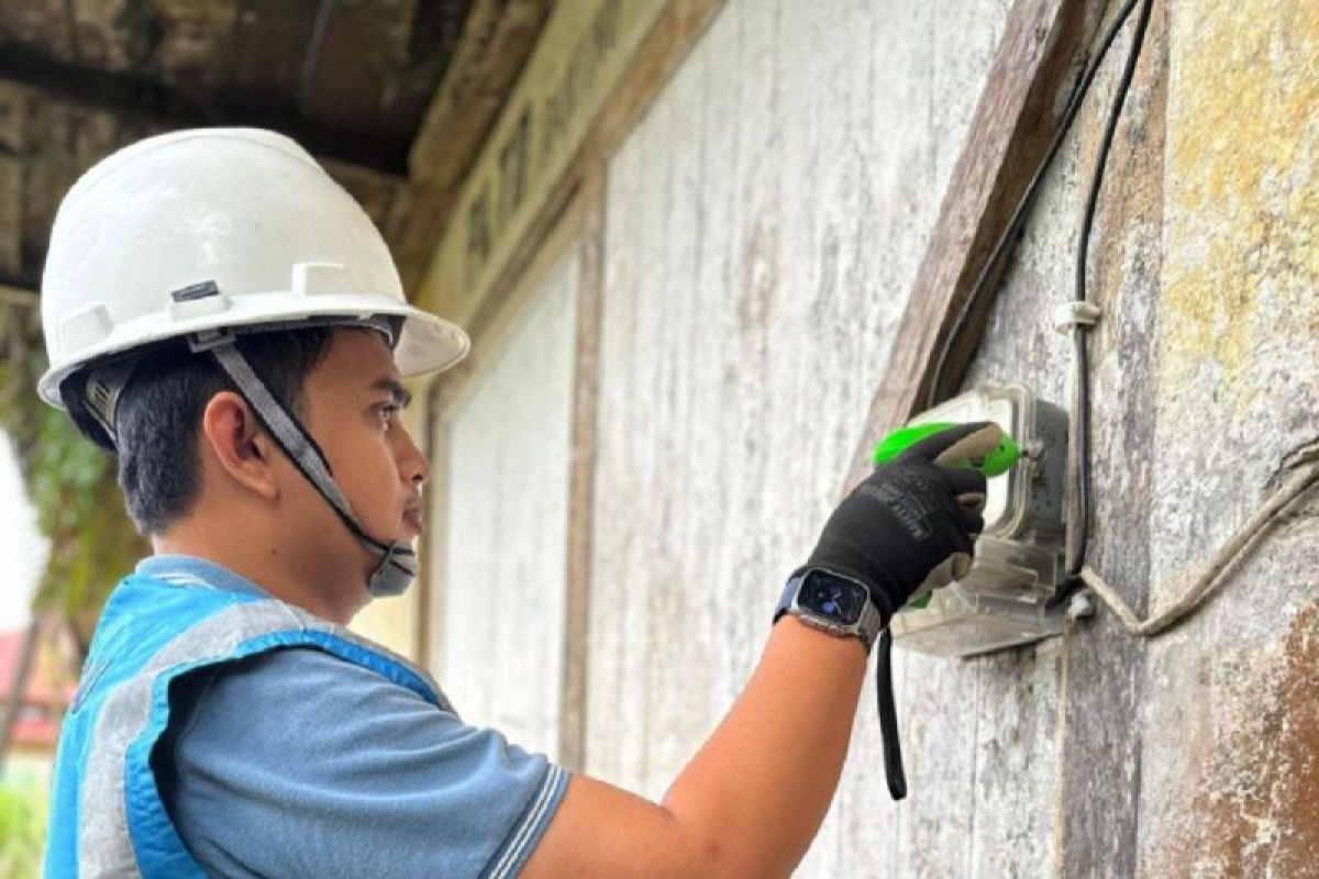 4.000 meteran listrik di Kapuas Hulu perlu diganti baru