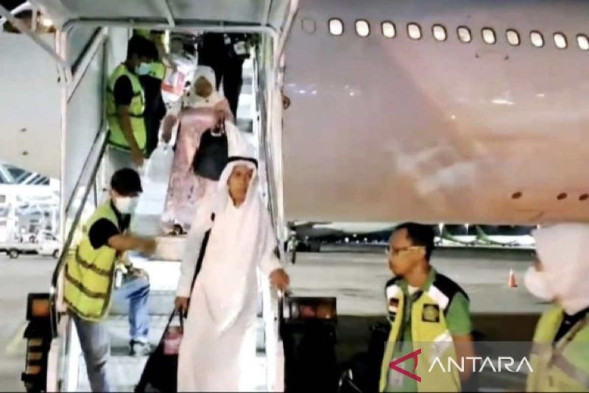 1.791 haji asal Sultra tiba di tanah air melalui Debarkasi Makassar