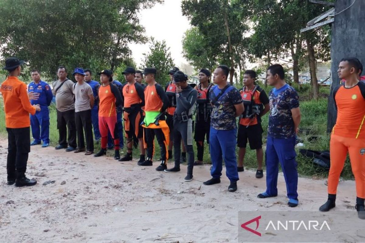 Nelayan temukan puing helikopter Polri jatuh di Belitung Timur