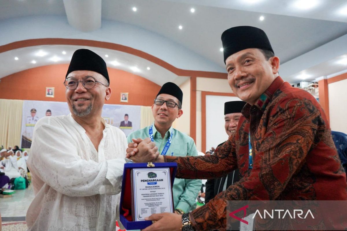 Ini dia perusahaan transportasi darat peroleh penghargaan penyedia layanan terbaik  haji embarkasi Medan