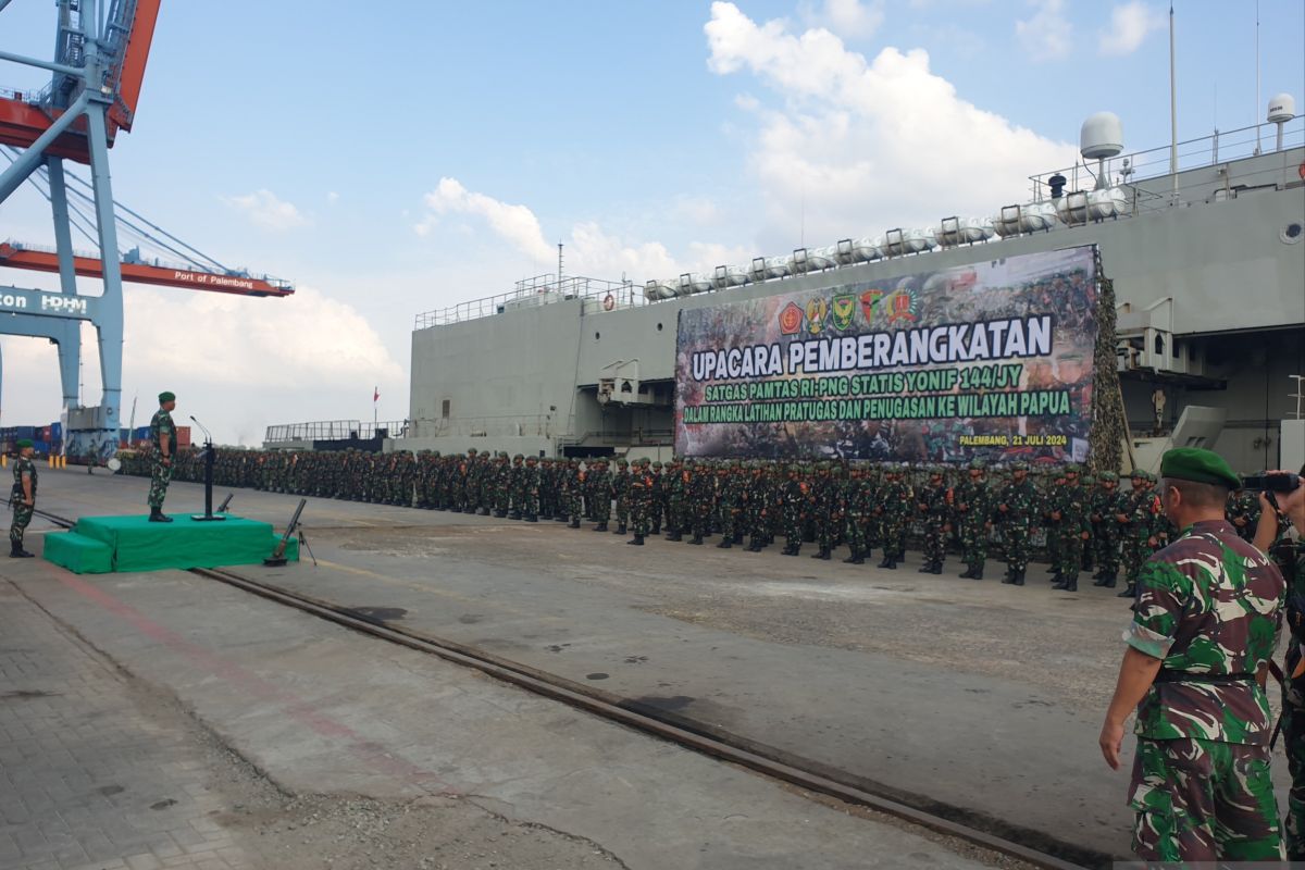 Kasdam II Sriwijaya berangkatkan Satgas Pamtas RI-PNG Yonif 144/JY 