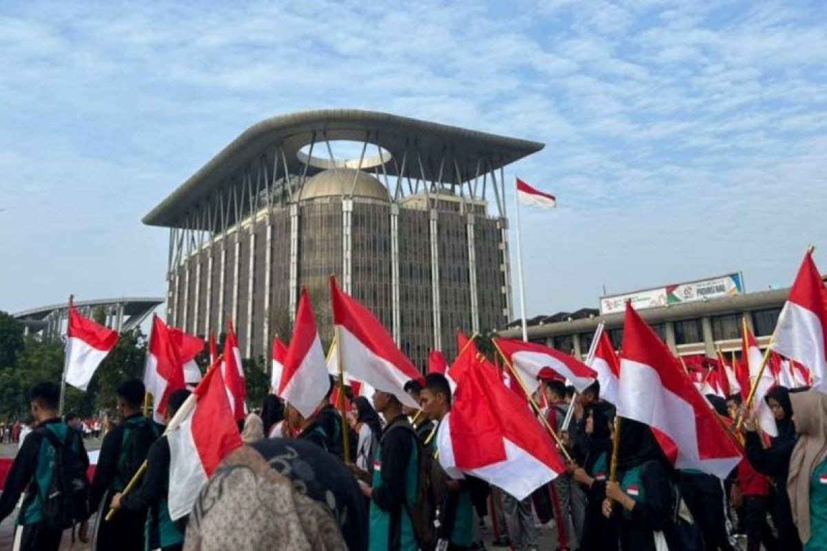 Riau gencarkan gerakan pengibaran bendera merah putih