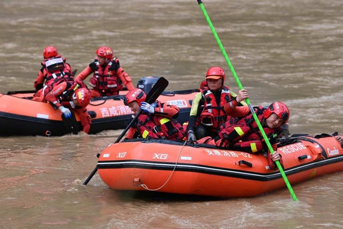 12 orang tewas dalam insiden jembatan runtuh di China