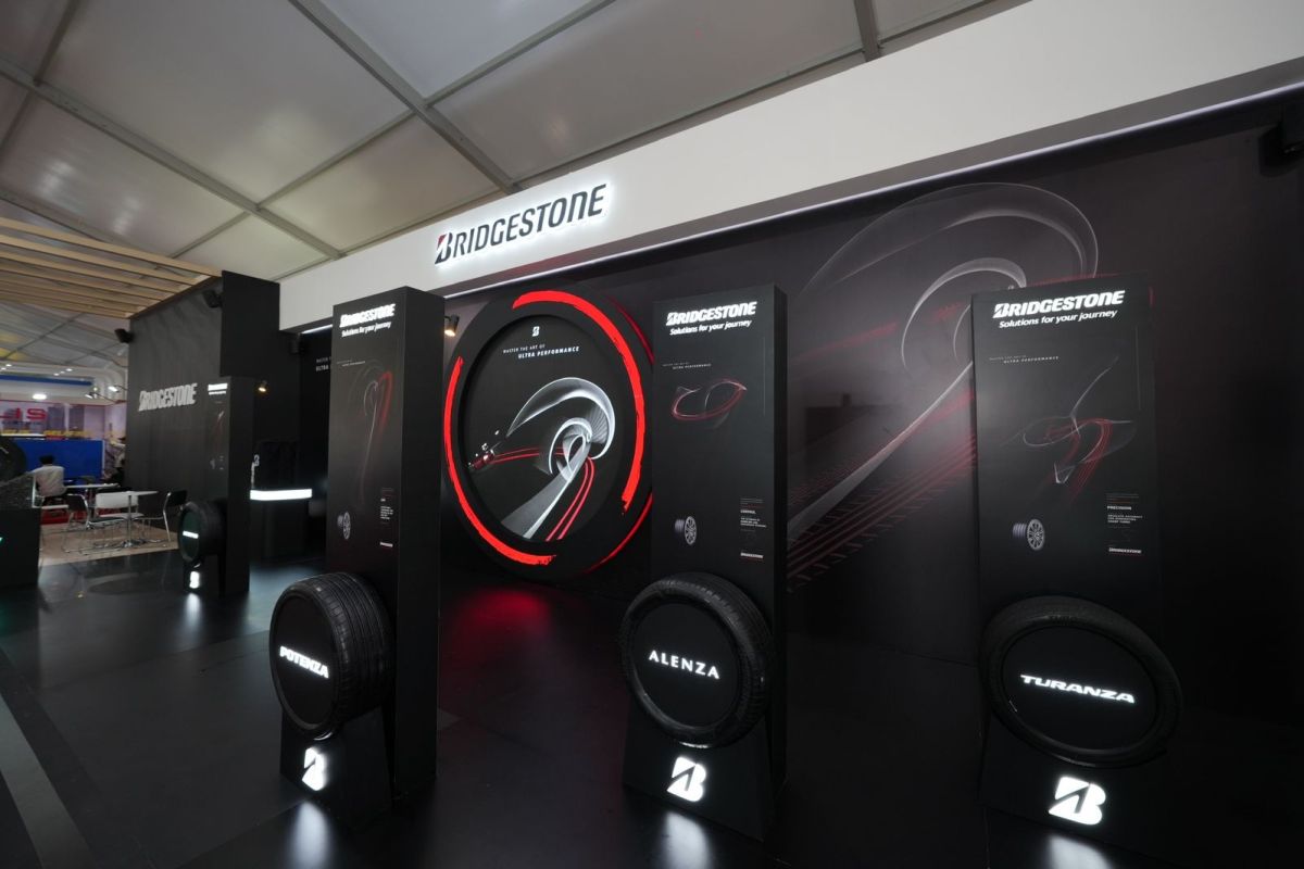 Bridgestone Indonesia edukasi pengunjung GIIAS dalam memilih ban