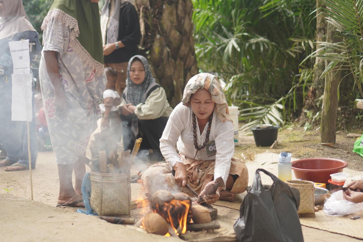 Festival Suku Batin IX Batanghari gelar lomba memasak brengkes ikan