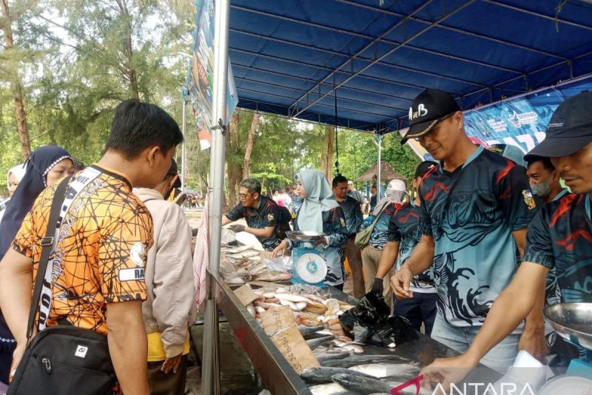 Dinas Perikanan Belitung gelar bazar ikan bantu percepatan penurunan stunting