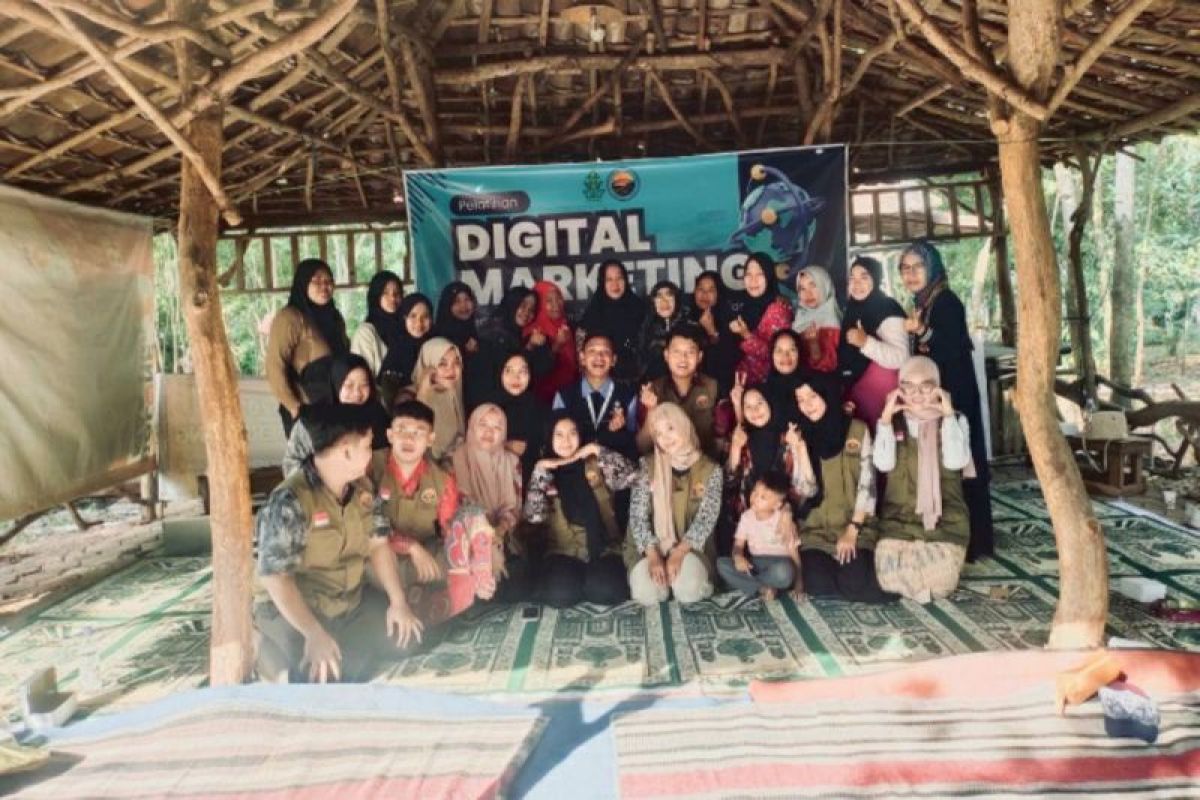 Tim KKN MIT UIN Walisongo latih UMKM Sambongsari "digital marketing"