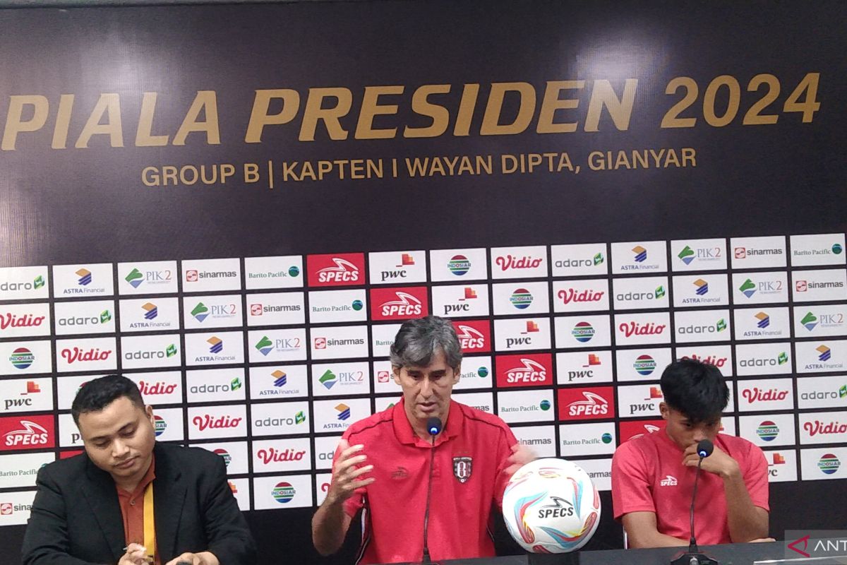 Coach Teco puji kiper Arema FC Lucas Frigeri di Piala Presiden 2024