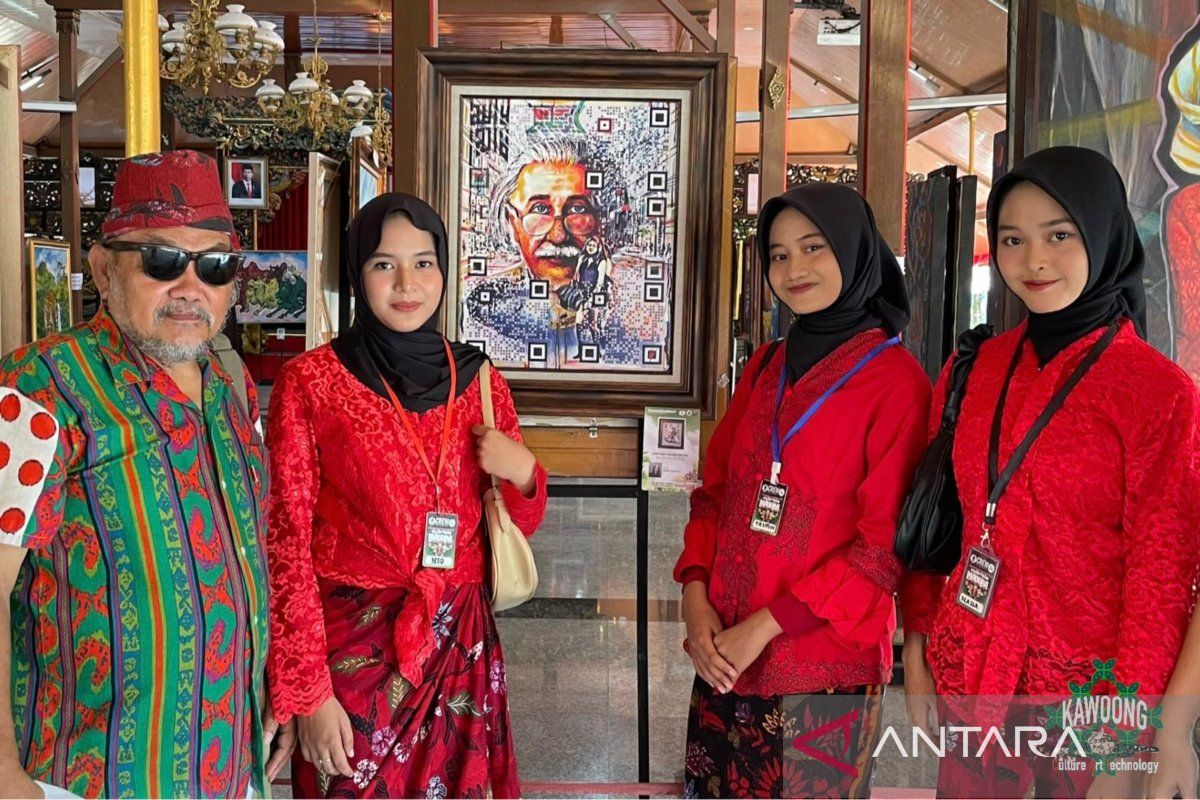 Lukisan Einstein berbahasa Madura dipamerkan di Bangkalan