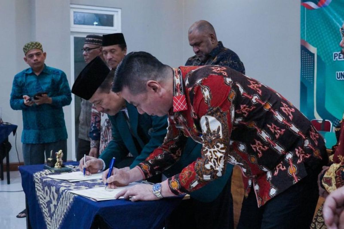 Pemkab Kaimana-UNSIQ Wonosobo teken MoU program satu rumah satu sarjana