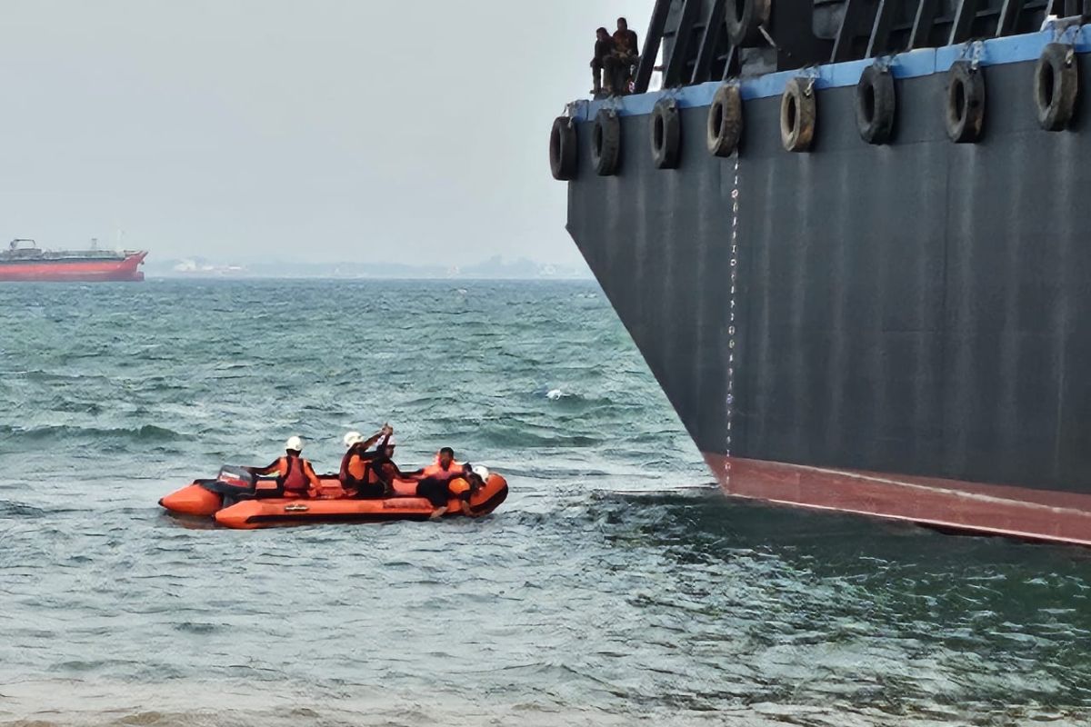 Tim SAR Tanjungpinang cari korban jatuh ke laut dari tugboat