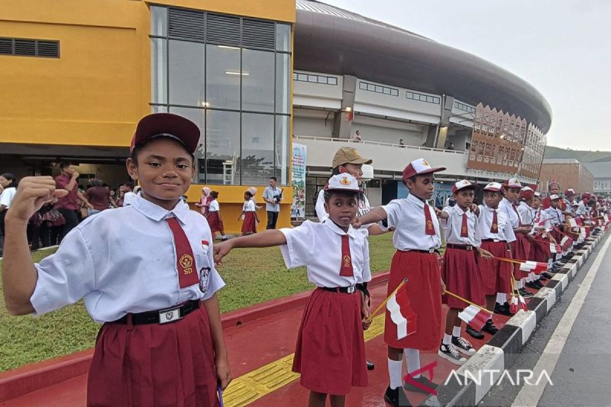 500 siswa SD sambut kedatangan Presiden di Istora Papua Bangkit