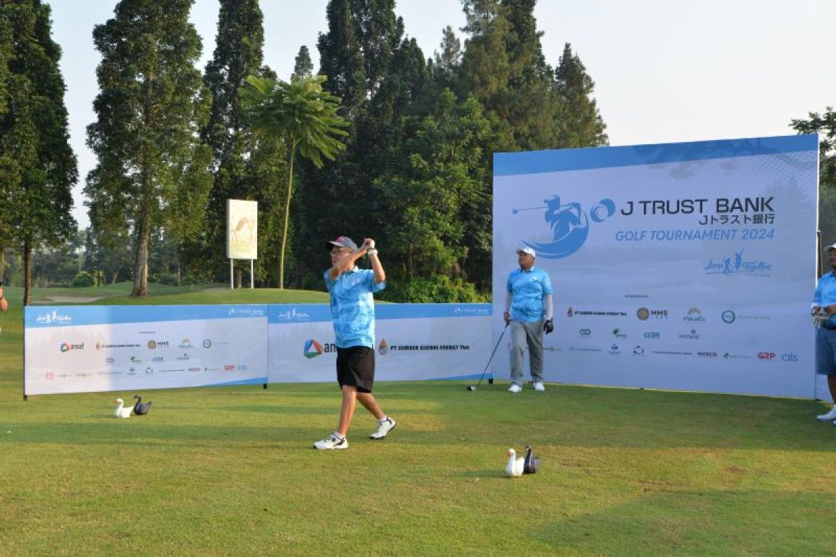 Sebanyak 70 peserta semarakkan J Trust Bank Golf Tournament