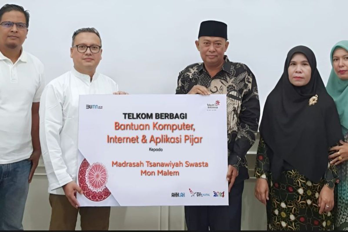 Telkom serahkan DNA ke sekolah Aceh Besar untuk penguatan digitalisasi pendidikan