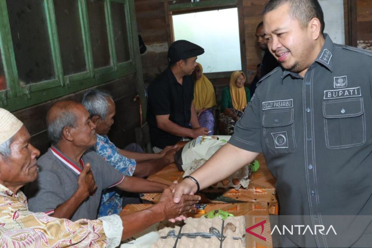 Dari satu desa ke desa lain, begitu cara Dolly menjaring aspirasi warga untuk kemajuan Tapsel