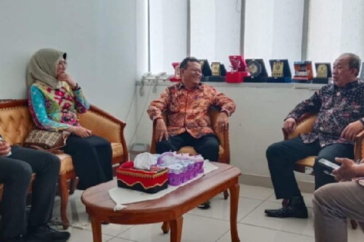 Sekwan Kalteng berkonsultasi ke Kemendagri terkait pengesahan anggota DPRD